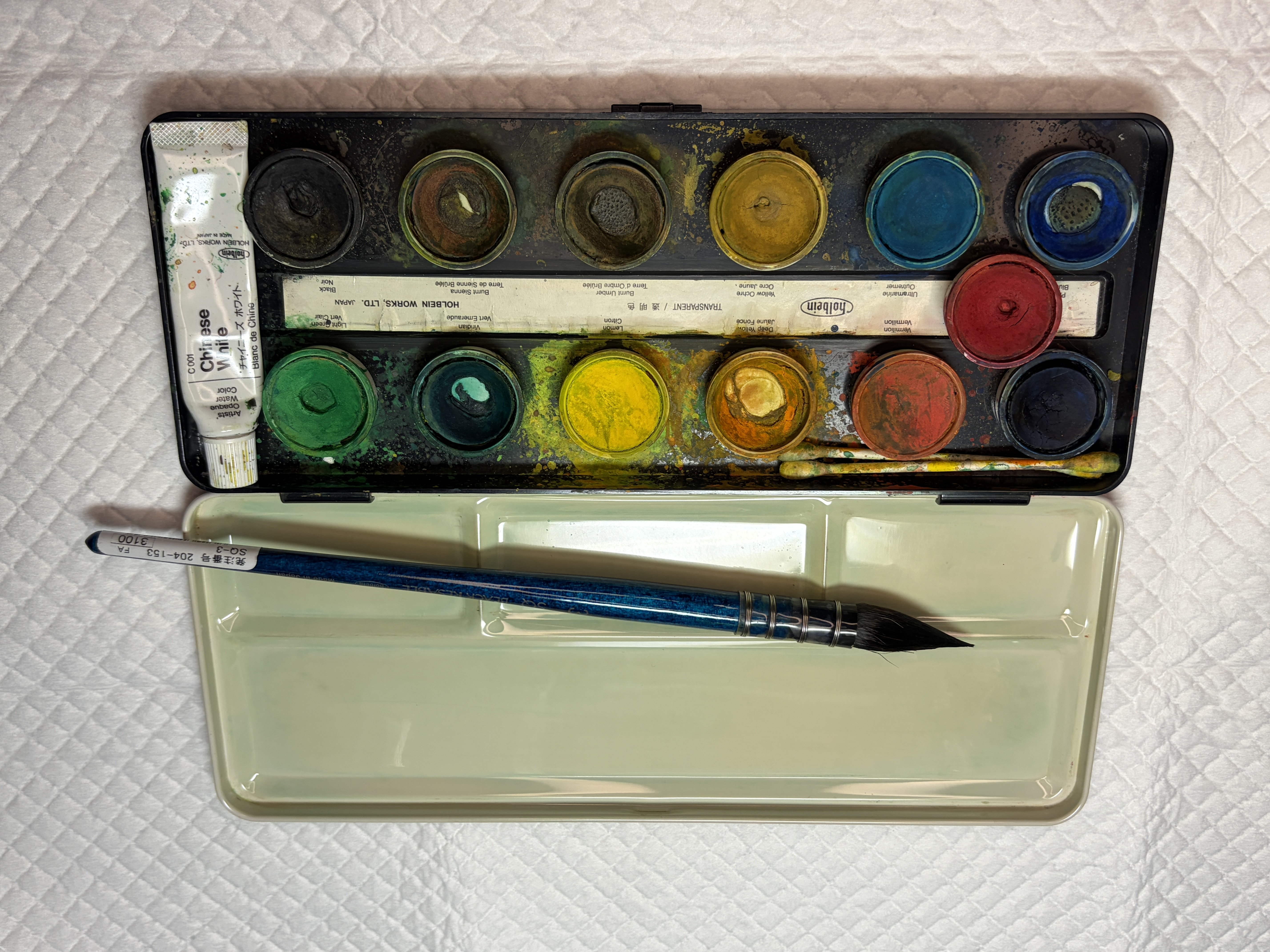 固形絵の具ホルベイン内側_iOS.jpg